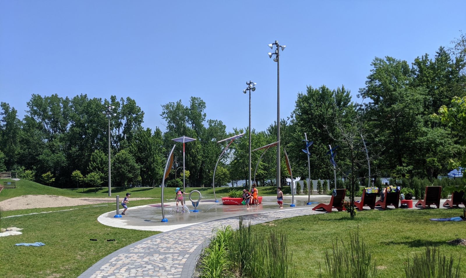 Quartier verdoyant de Rosemère, ville familiale des Laurentides